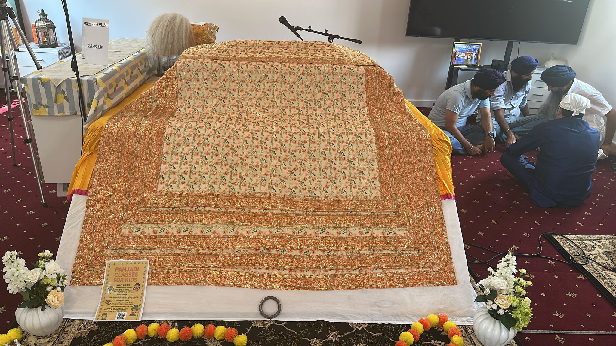 Beige-Golden Rumala Sahib Set